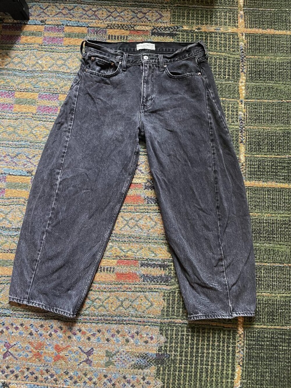 Mid Rise Barrel Jean